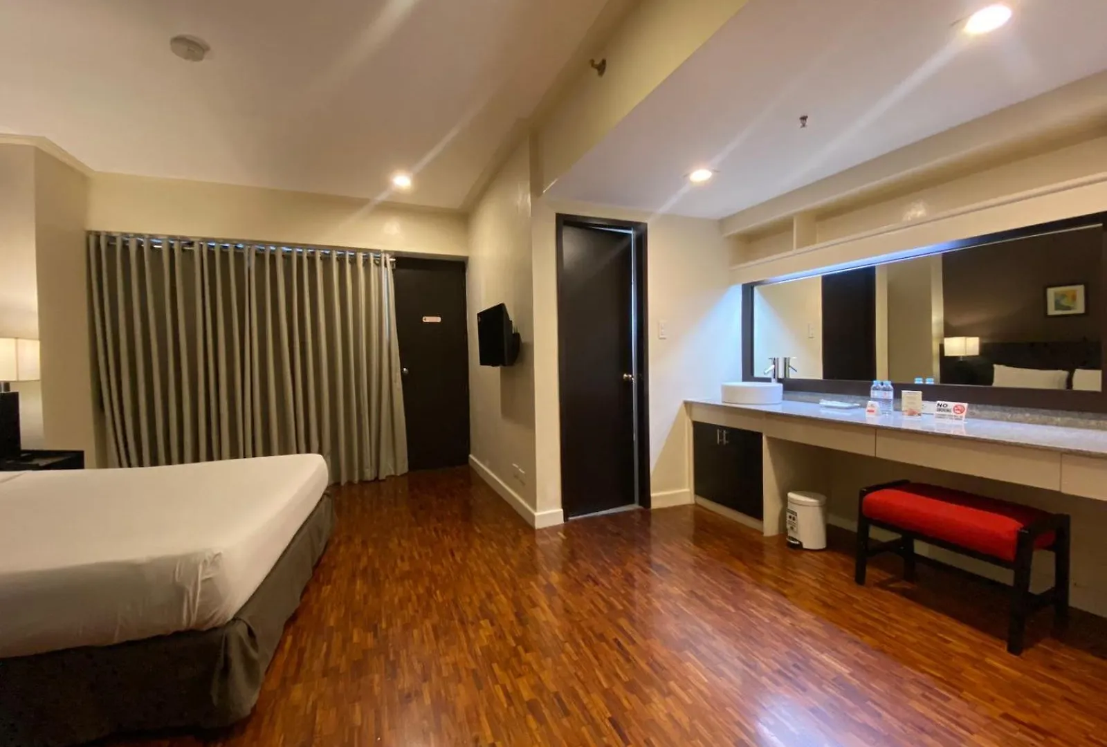 Copacabana Apartment Hotel Pasay